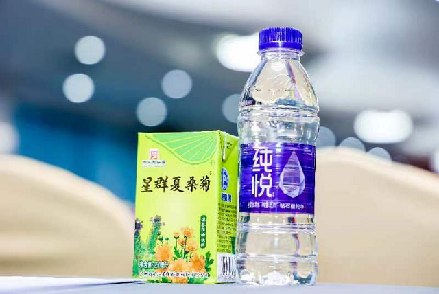 非遺星助力 | 星群夏桑菊飲料作為官方指定產(chǎn)品亮相廣東省非遺促進(jìn)會(huì)！